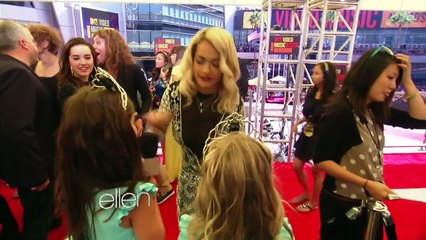 Exclusive: Sophia Grace & Rosie Bonus VMA Footage