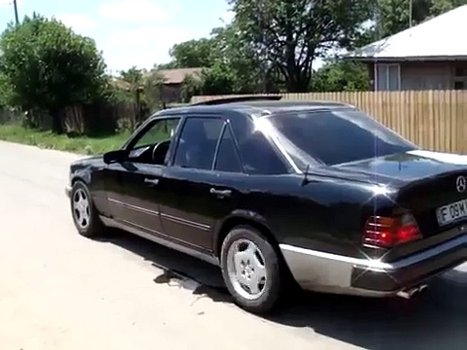 Burnout mercedes w124 200D