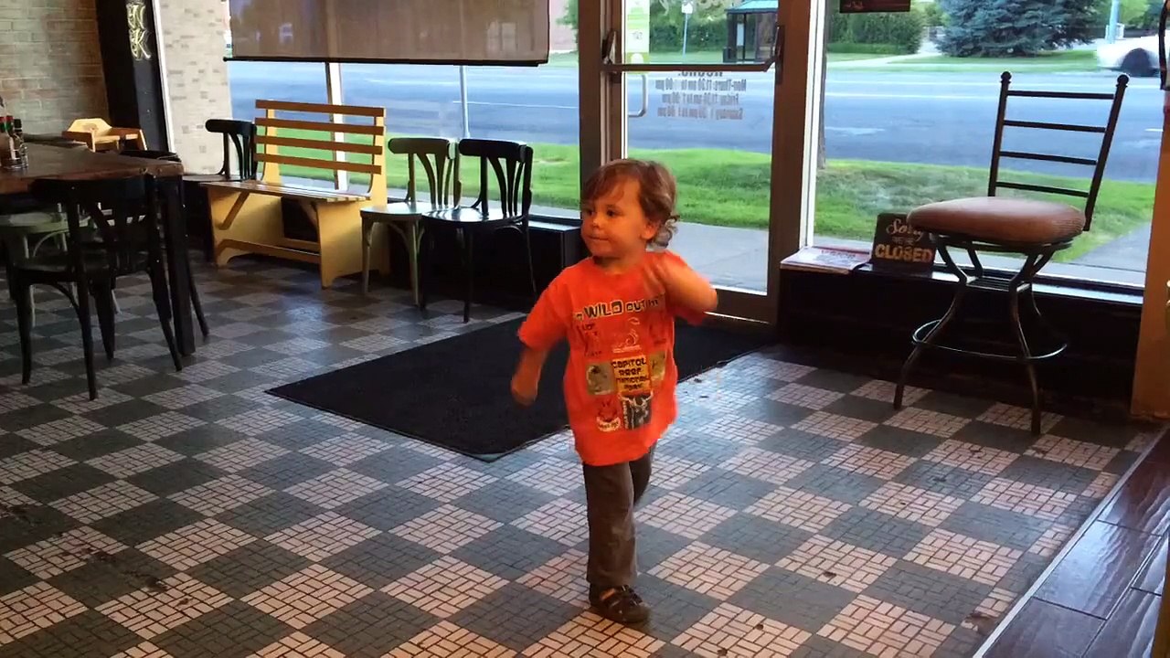 Slow jams at the pizza place