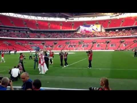 FA Cup: Jack Wilshere Showing The Fans The FA Cup