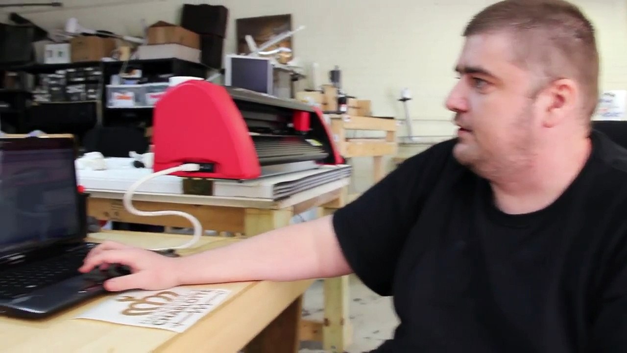 How to use the vinyl cutter