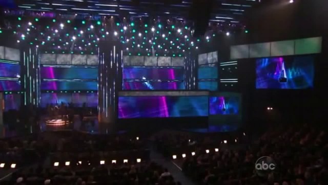 [HD] Lady GaGa - Bad Romance/Speechless (Live AMAs)