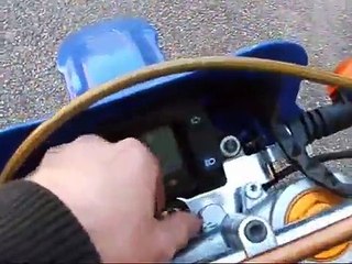 Moto 125cm3, modèle FYM Enduro Sniper bleue