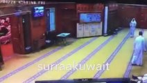 Bomb blast in Kuwait, CCTV footage of suicide bomber entering the mosque