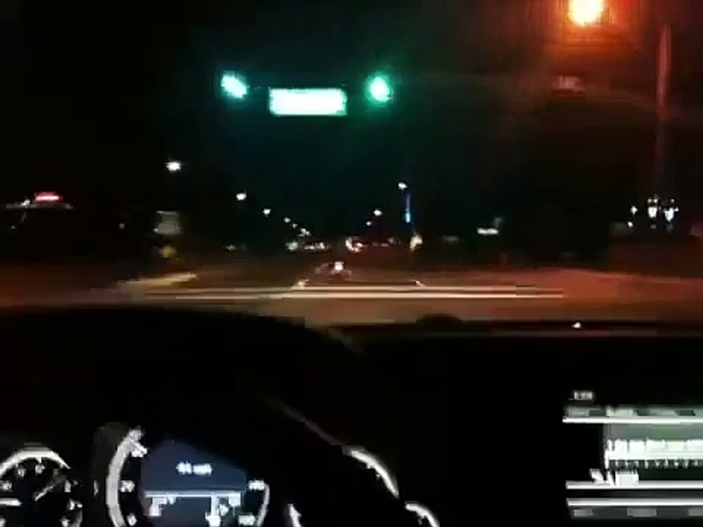 ⁣Mercedes E class 2010 driving at night ( with music)