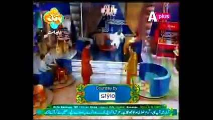 Abrar ul Haq ne ye naat Umrey ki Sa'aadat hasil kertey huey likhi