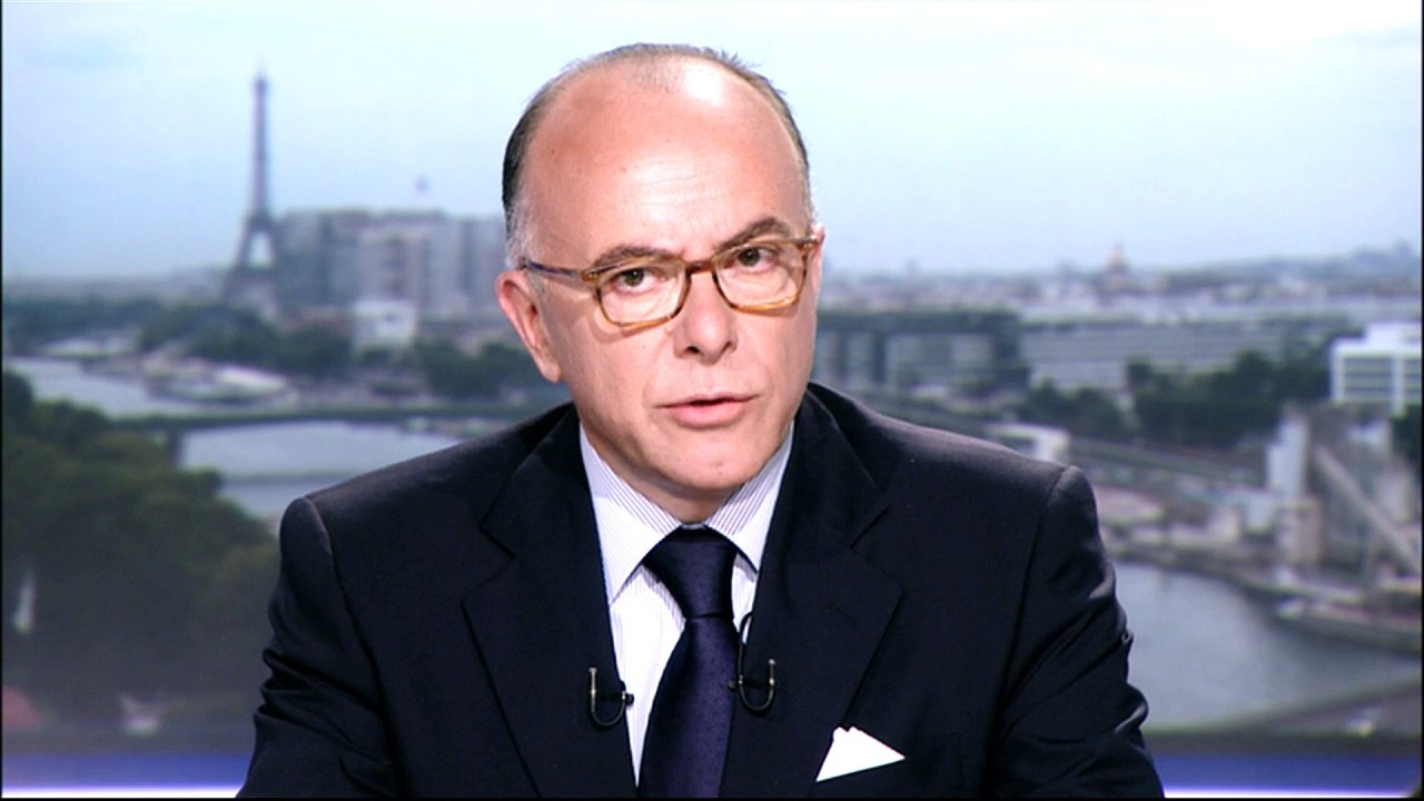 Cazeneuve évoque "un risque terroriste extrêmement élevé"