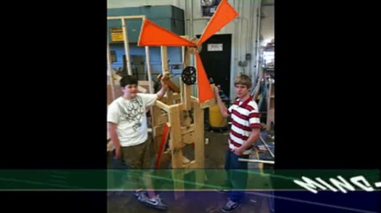 Wind-Powered Water Pump.mpg