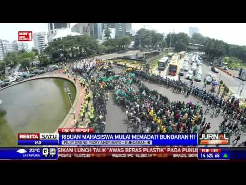 Drone Report: Ribuan Mahasiswa Padati Bundaran HI