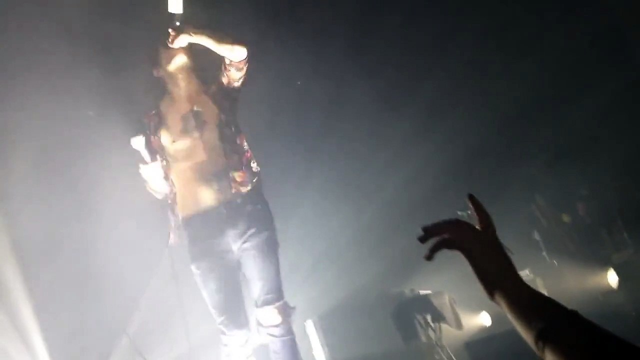 THE 1975 - Falling for you - Live at the o2 apollo Manchester 27/09/14