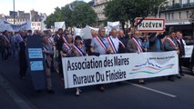 Les élus du pays de landivisiau manifestent contre le plan anti-bruit autour de la base aéronavale