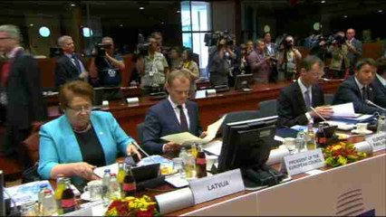 El Eurogrupo encara una jornada "crucial" tras anuncio referéndum de Tsipras