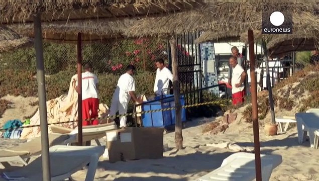 Tunisia, il terrorismo fa crollare il turismo: in fuga migliaia di visitatori