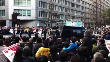 2013年箱根駅伝、帝京VS早稲田のデッドヒート！(ゴール直前)