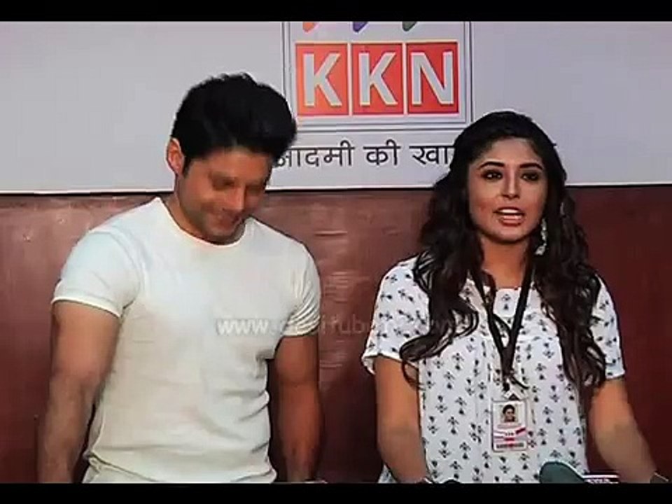 Rajeev Khandelwal Reporters Kritika Kamra aka Ananya's Reporter Attitude In Real Life-Have A Look