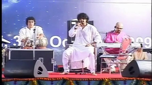 Sonu Nigam (Live Performance) - Aisi Laagi Lagan Meera Ho Gayi Magan