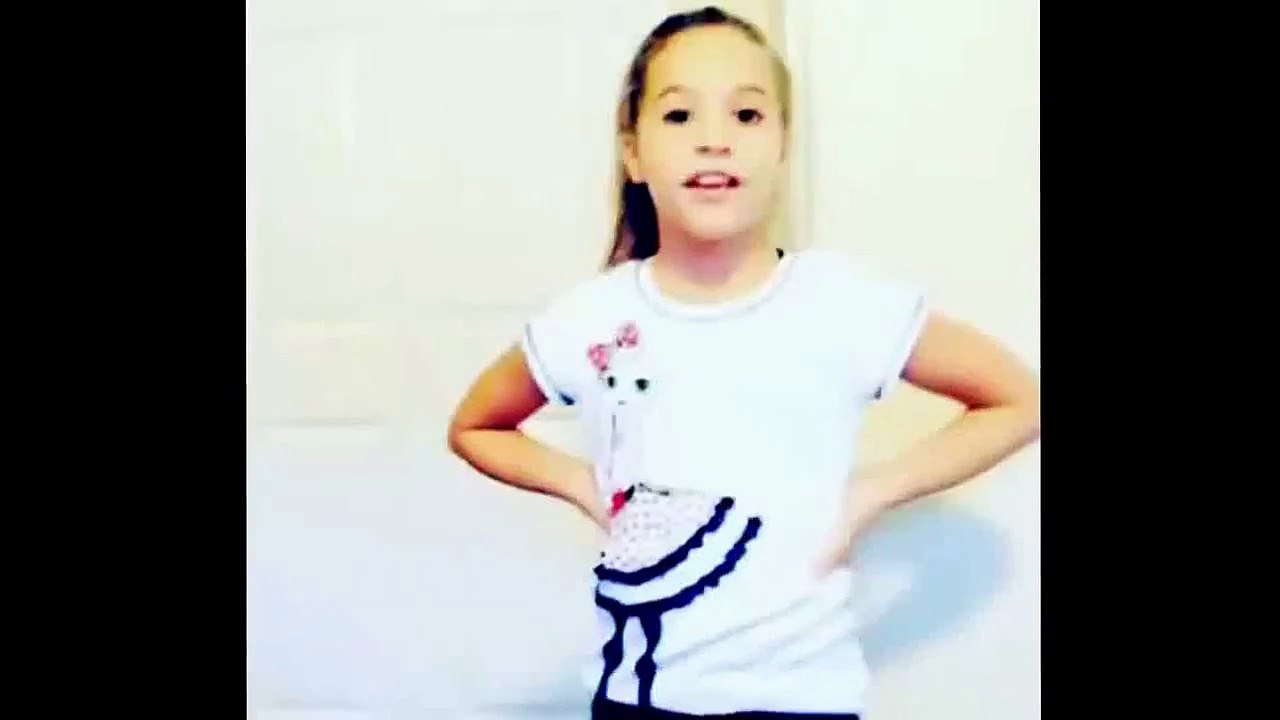 Full back split Kenzie ziegler