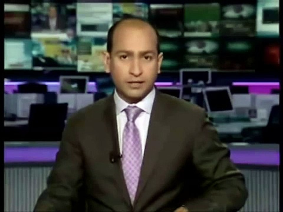 خامنئي : انا نائب المهدي المنتظر وطاعتي واجبه  ههه