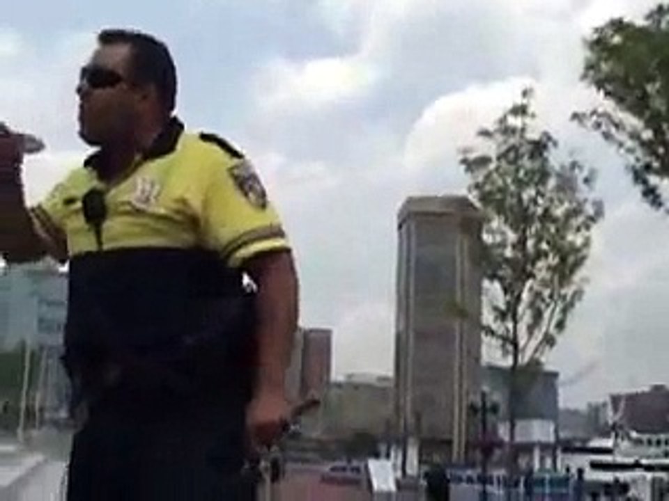 Baltimore cop abuses kids