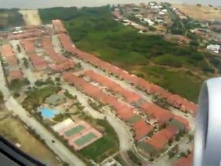 Aterrizaje en el aeropuerto Internacional José Joaquín de Olmedo, Guayaquil, TACA