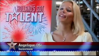 Holland's Got Talent 9 juli 2010 -  Angelique maakt jury enthousiast