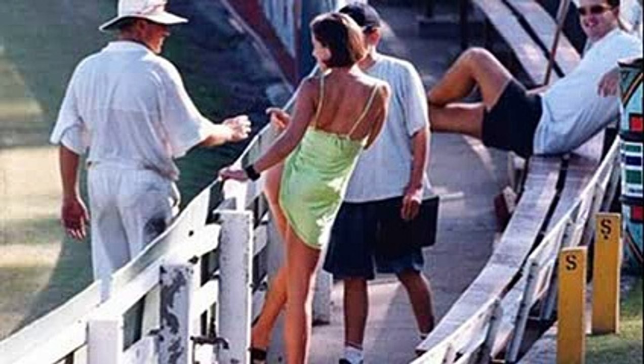 cricket funny moments women
