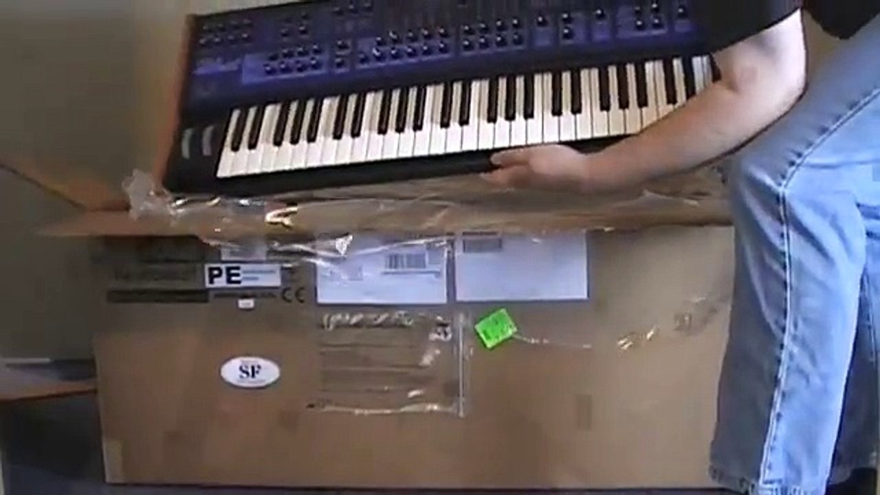 DAVE SMITH POLY EVOLVER DSI synthesizer demo review 80's music hits songs after unboxing & connect