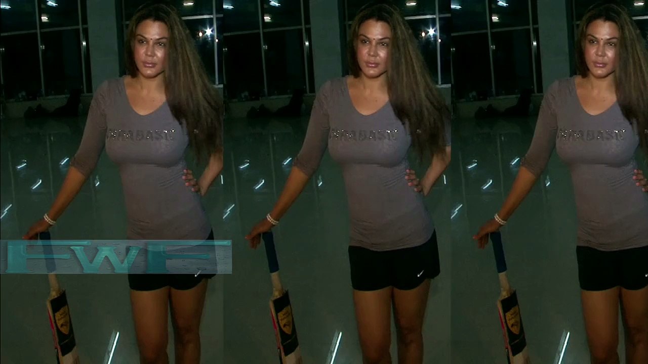 Rakhi Sawant, Ajaz Khan At Rowdy Bangalore Team Cricket Match Practise(rakhi masala)