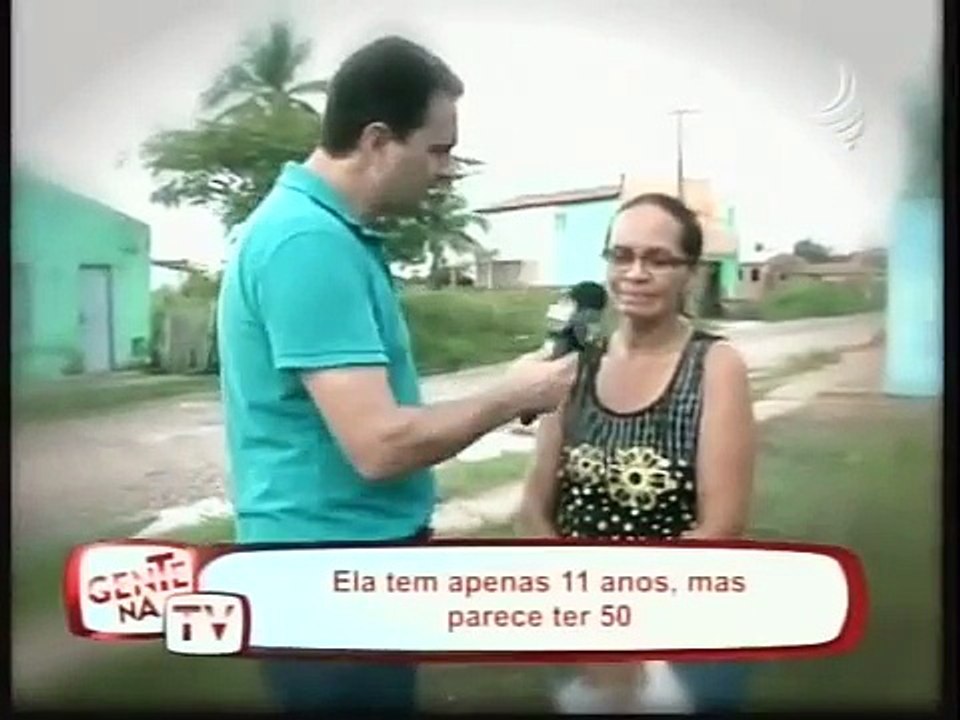 Menina de 11 anos tem feições de mulher madura e parece grávida
