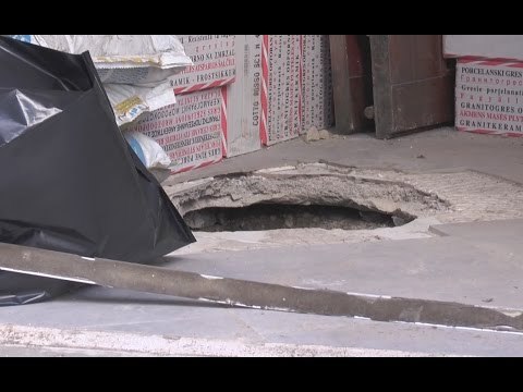 Napoli - Banda del buco al Banco di Napoli, rubati 100mila euro (27.06.15)