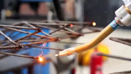 un robot va imprimer en 3D un pont en acier