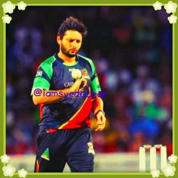 Shoaib Malik Clean Bowled by Shahid Afridi - CPL 2015
