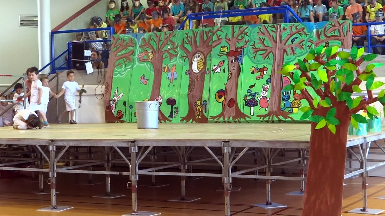 Kermesse 2015 - Spectacle 3  à la Halle du Buis - Saint Blaise du Buis