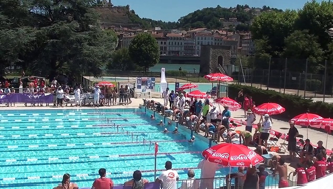 Rébecca Gensane remporte un 400 NL face à des benjamines (5mn28) Vienne juin 2015