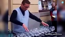 Pianoter sur des verres tel un virtuose