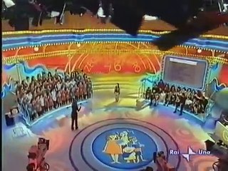 Thú vị nghe cô bé Việt hát "Chú ếch con" bằng tiếng Ý - Newsonline.vn.flv