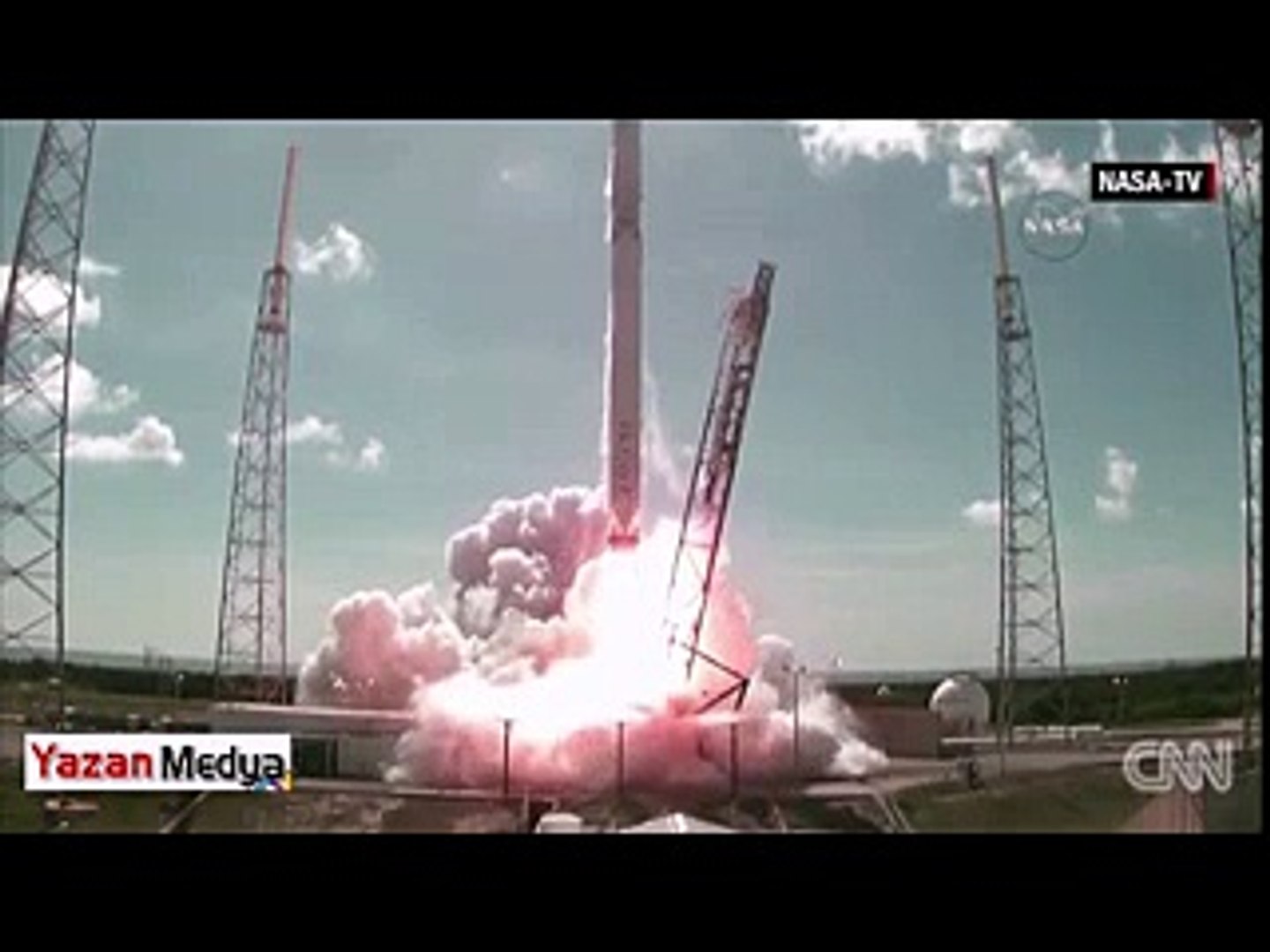 SpaceX Falcon 9 roketi havada infilak etti