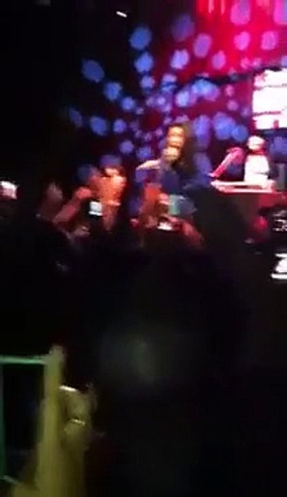 Brandy Put It Down Live (Debut Performance)