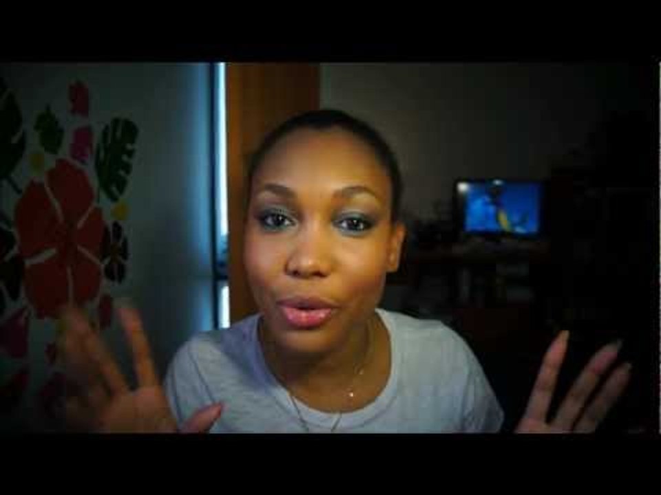 Maquillage de l'été : sobre avec une touche de couleur (bleu et vert)