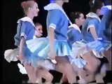 Дети танцуют Матросский танец Прикольно    Sailor children dance Nice