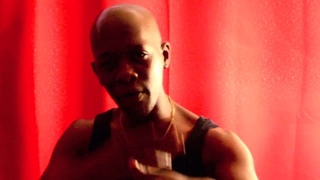 YAROSCAR-CLIP OFFICIEL "AVE YAROSCAR" (ALBUM "JE CHANTE, DONC JE SUIS") (2015)