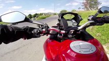 4 motos rodando por la carreteras de Colombia - Villa de Leyva