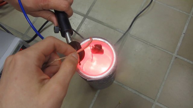 LEDs et Lasers dans de l'hydrogène liquide - Experience impressionnante