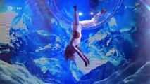 Lindsey Stirling - Crystallize - Violin Dubstep - live with Helene Fischer & acrobatics Show Germany