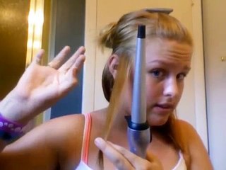 Ses cheveux prennent feu en plein tutorial