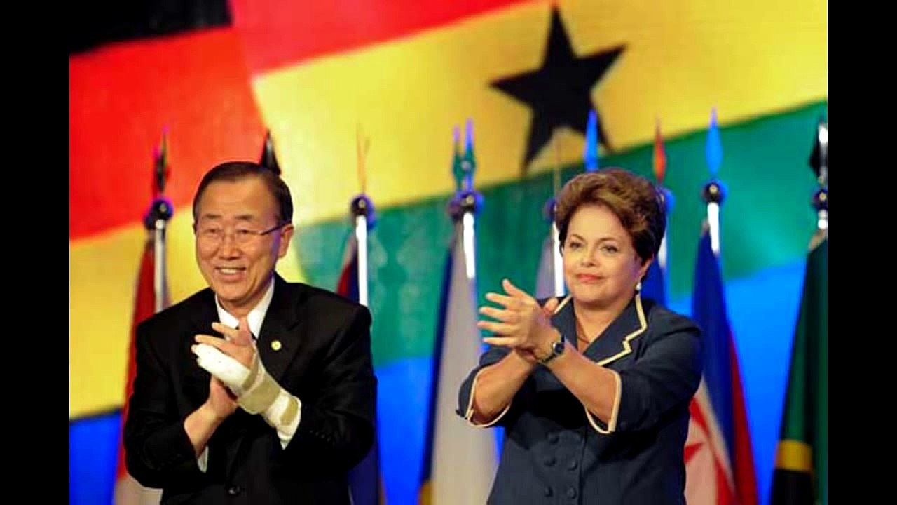 Dilma Rousseff canta "Parabéns pra você" em inglês