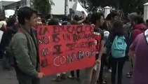 Quito: Estudiantes de la Universidad Católica realizaron protesta en rechazo al alza de pensiones
