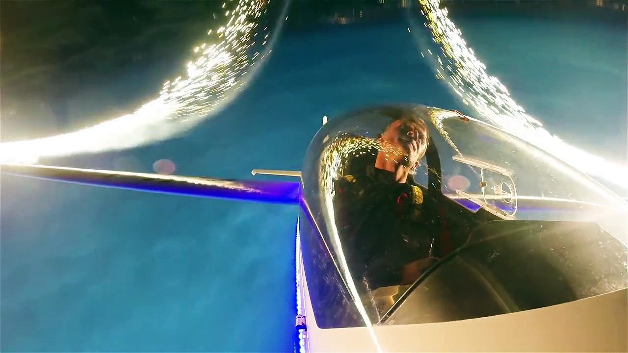 Guy Westgate Fox glider twilight aerobatic display with fireworks!