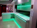 Decoración con tecnología LED en muebles de cocina