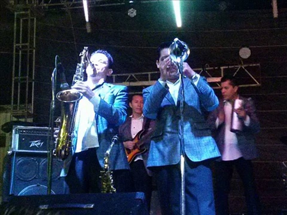 TROPICALISIMO APACHE - "LA NEGRA TE TE"